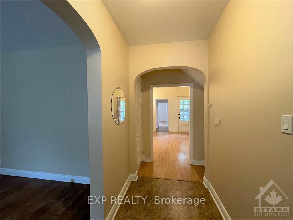 Photo 2 of Unit A, 166 Stewart Street, Ottawa, Sandy Hill — HOMEH