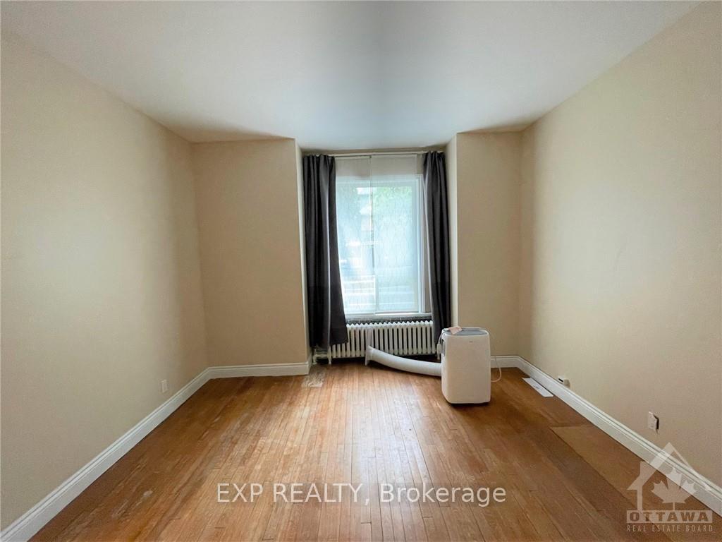 Photo 4 of Unit A, 166 Stewart Street, Ottawa, Sandy Hill — HOMEH