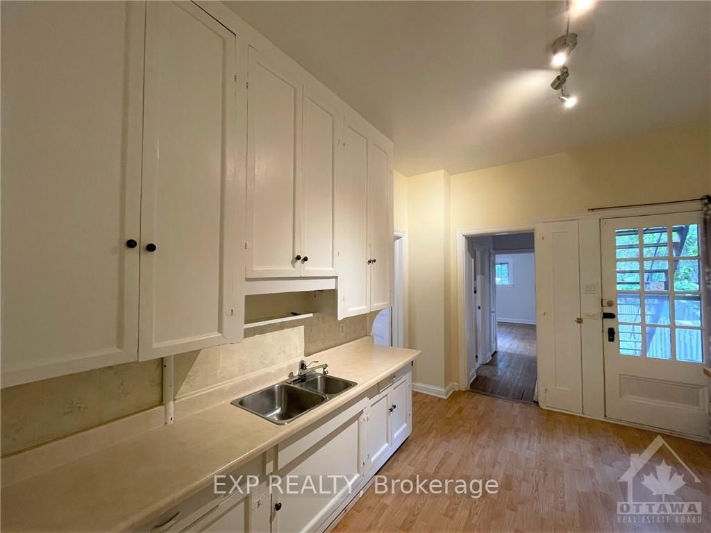 Photo 6 of Unit A, 166 Stewart Street, Ottawa, Sandy Hill — HOMEH