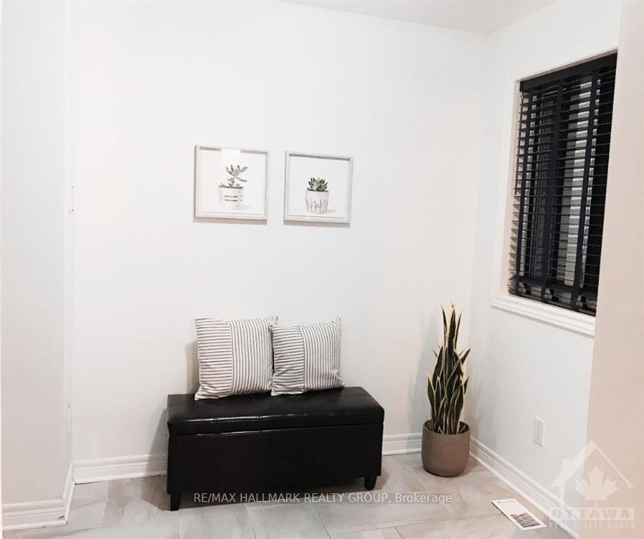 Photo 3 of 42 Havenhurst Crescent, Ottawa, Hunt Club Park/Greenboro — HOMEH