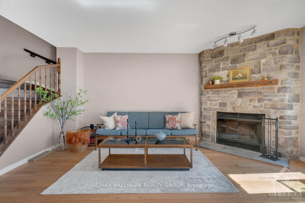 Photo 4 of 42 Havenhurst Crescent, Ottawa, Hunt Club Park/Greenboro — HOMEH