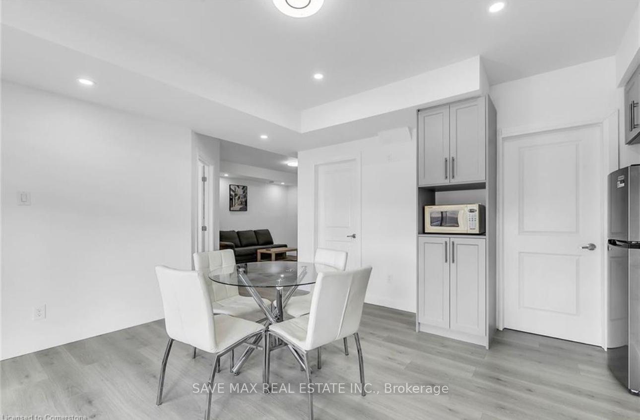 Photo 3 of 528 Nathalie Crescent, Kitchener — HOMEH