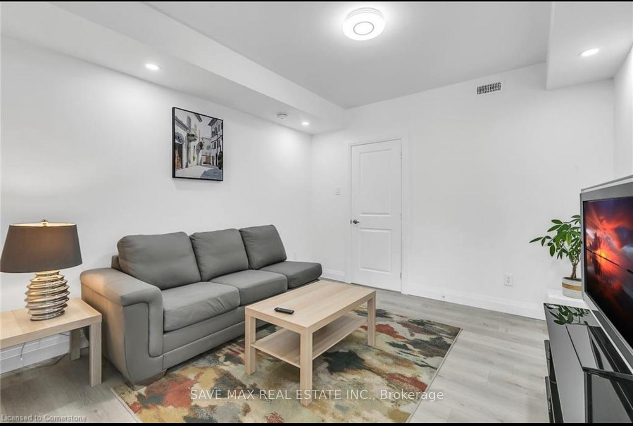 Photo 4 of 528 Nathalie Crescent, Kitchener — HOMEH
