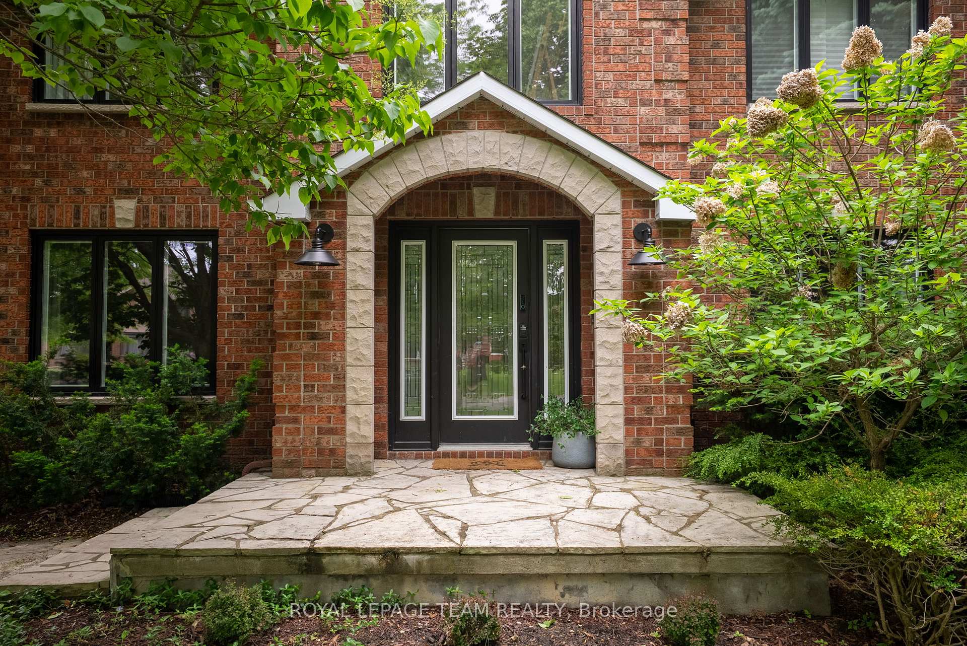Photo 2 of 1317 Revell Drive, Ottawa, Manotick Village & Manotick Estates — HOMEH