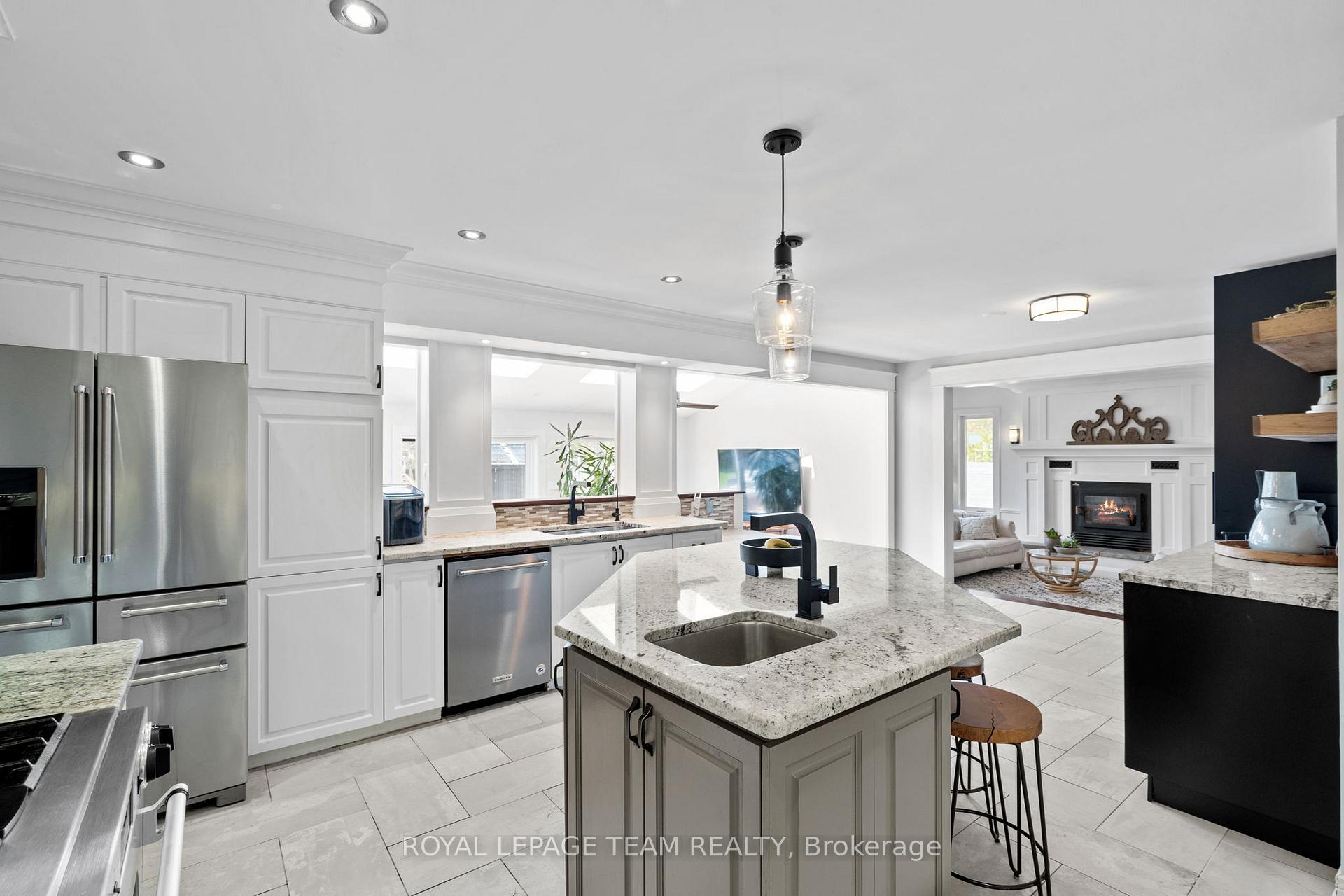 Photo 13 of 1317 Revell Drive, Ottawa, Manotick Village & Manotick Estates — HOMEH