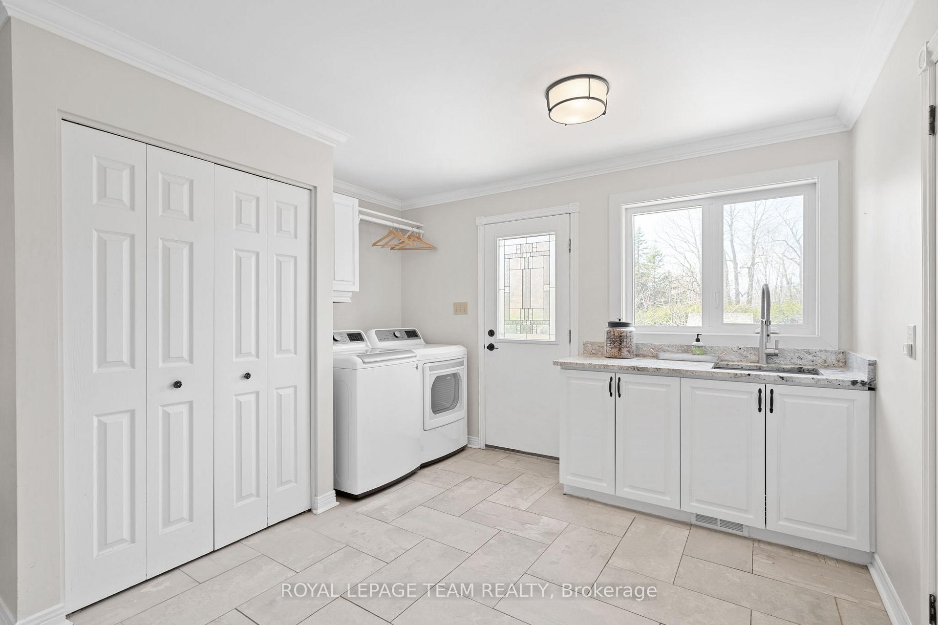 Photo 22 of 1317 Revell Drive, Ottawa, Manotick Village & Manotick Estates — HOMEH
