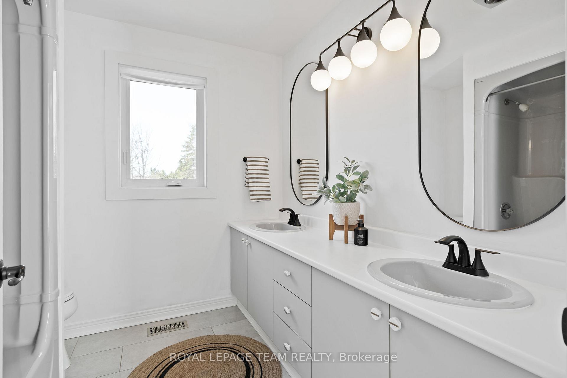 Photo 34 of 1317 Revell Drive, Ottawa, Manotick Village & Manotick Estates — HOMEH