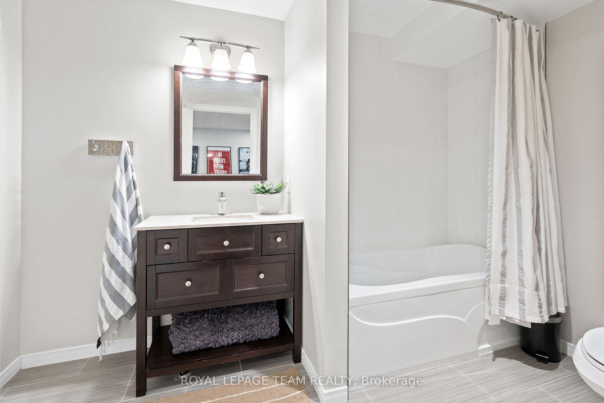 Photo 39 of 1317 Revell Drive, Ottawa, Manotick Village & Manotick Estates — HOMEH