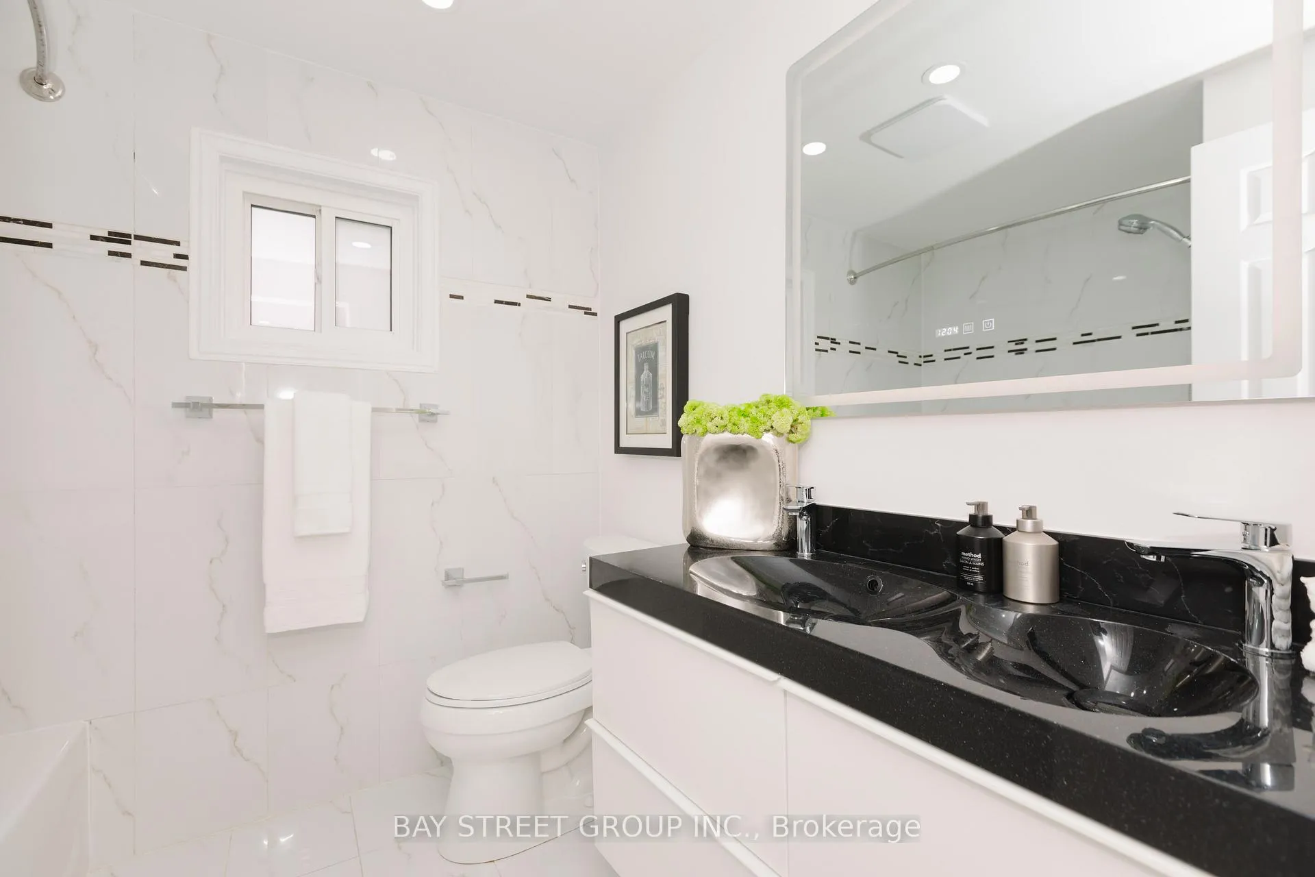 Photo 33 of 75 Breckonwood Crescent, Markham, Aileen-Willowbrook — HOMEH