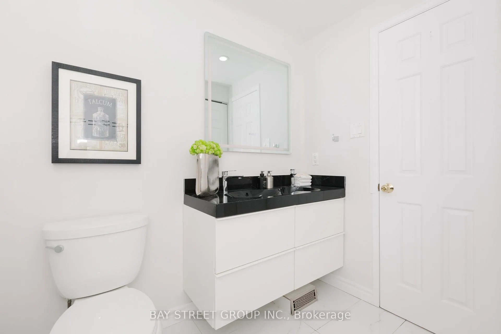 Photo 34 of 75 Breckonwood Crescent, Markham, Aileen-Willowbrook — HOMEH
