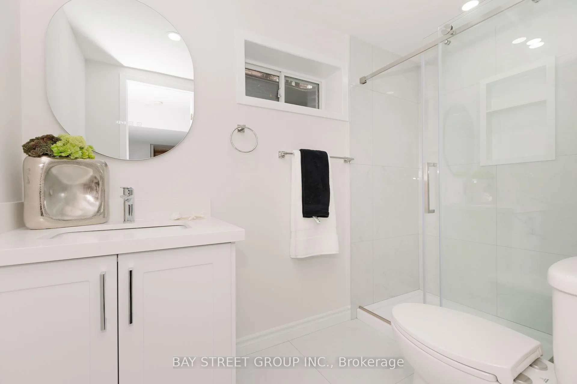 Photo 45 of 75 Breckonwood Crescent, Markham, Aileen-Willowbrook — HOMEH