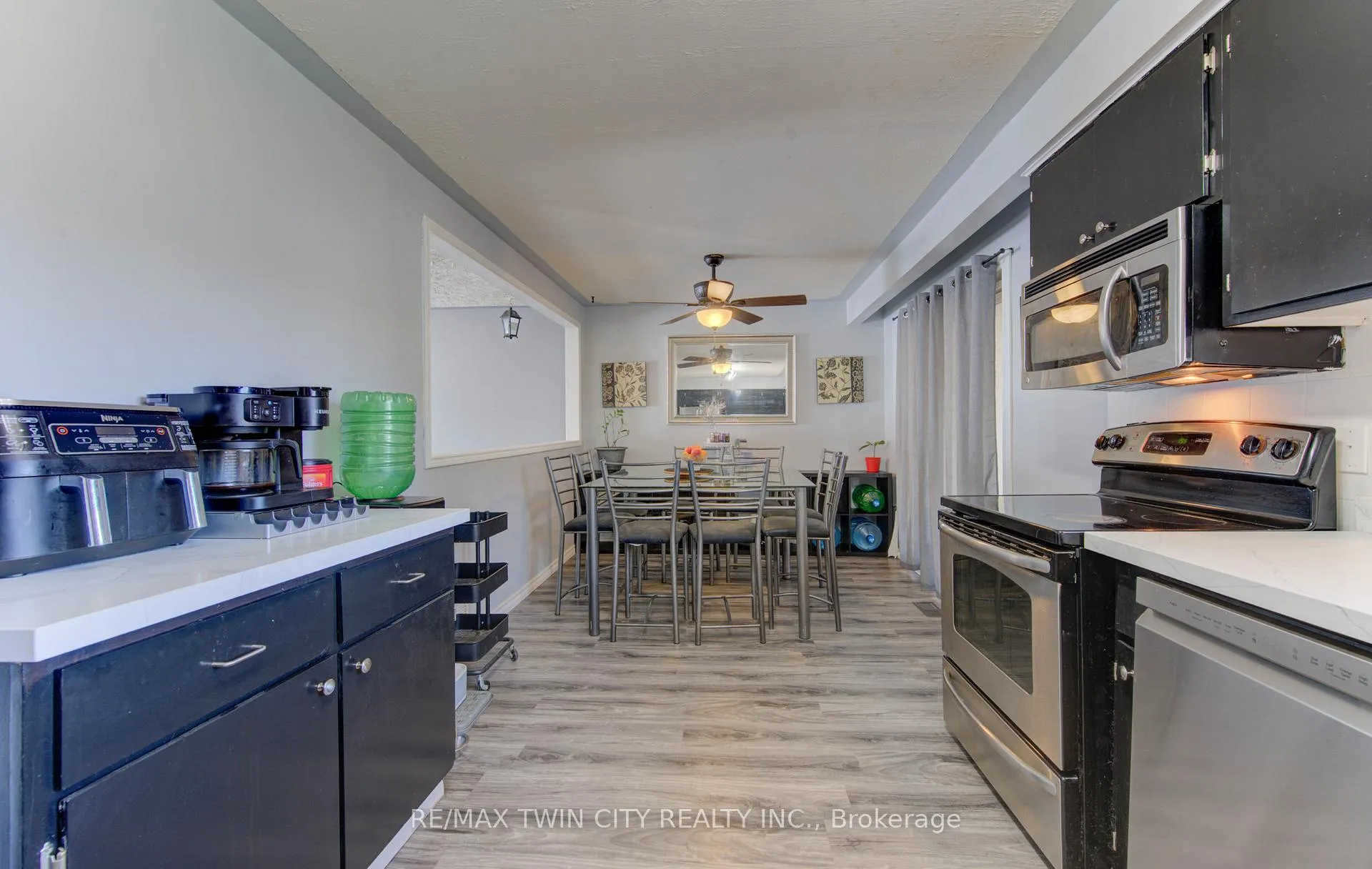 Photo 13 of 320 Country Hill Drive, Kitchener — HOMEH