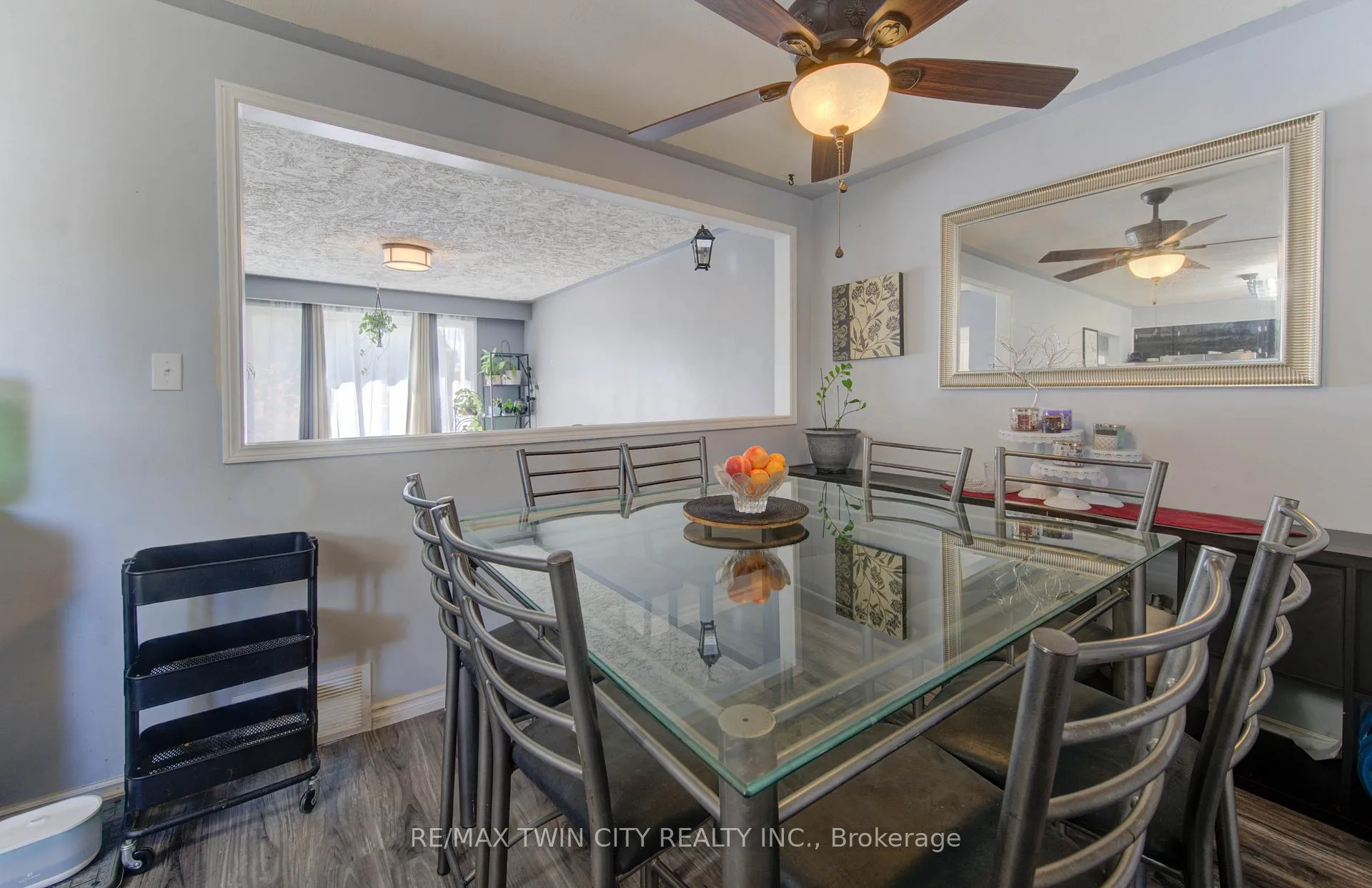 Photo 19 of 320 Country Hill Drive, Kitchener — HOMEH