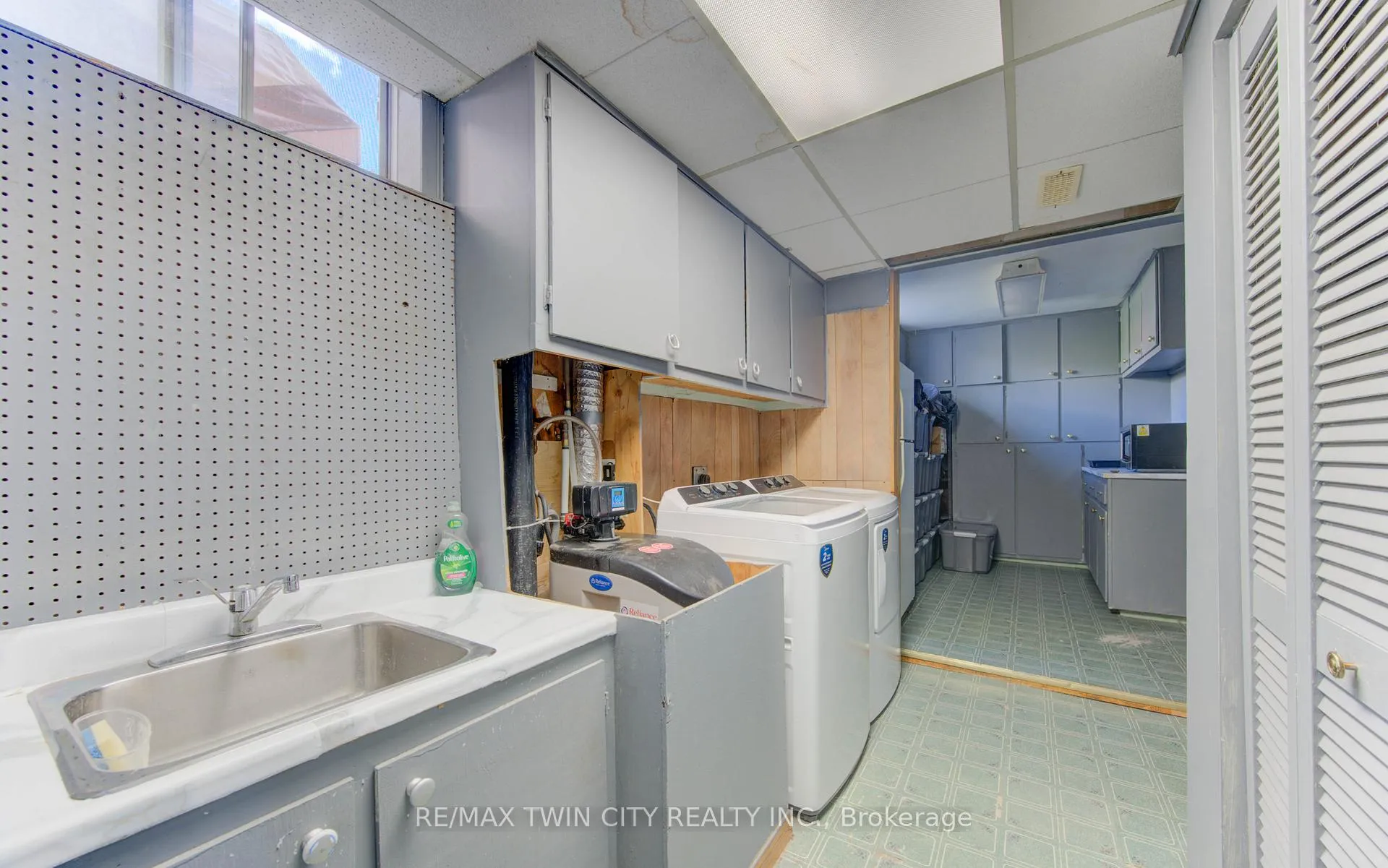 Photo 27 of 320 Country Hill Drive, Kitchener — HOMEH