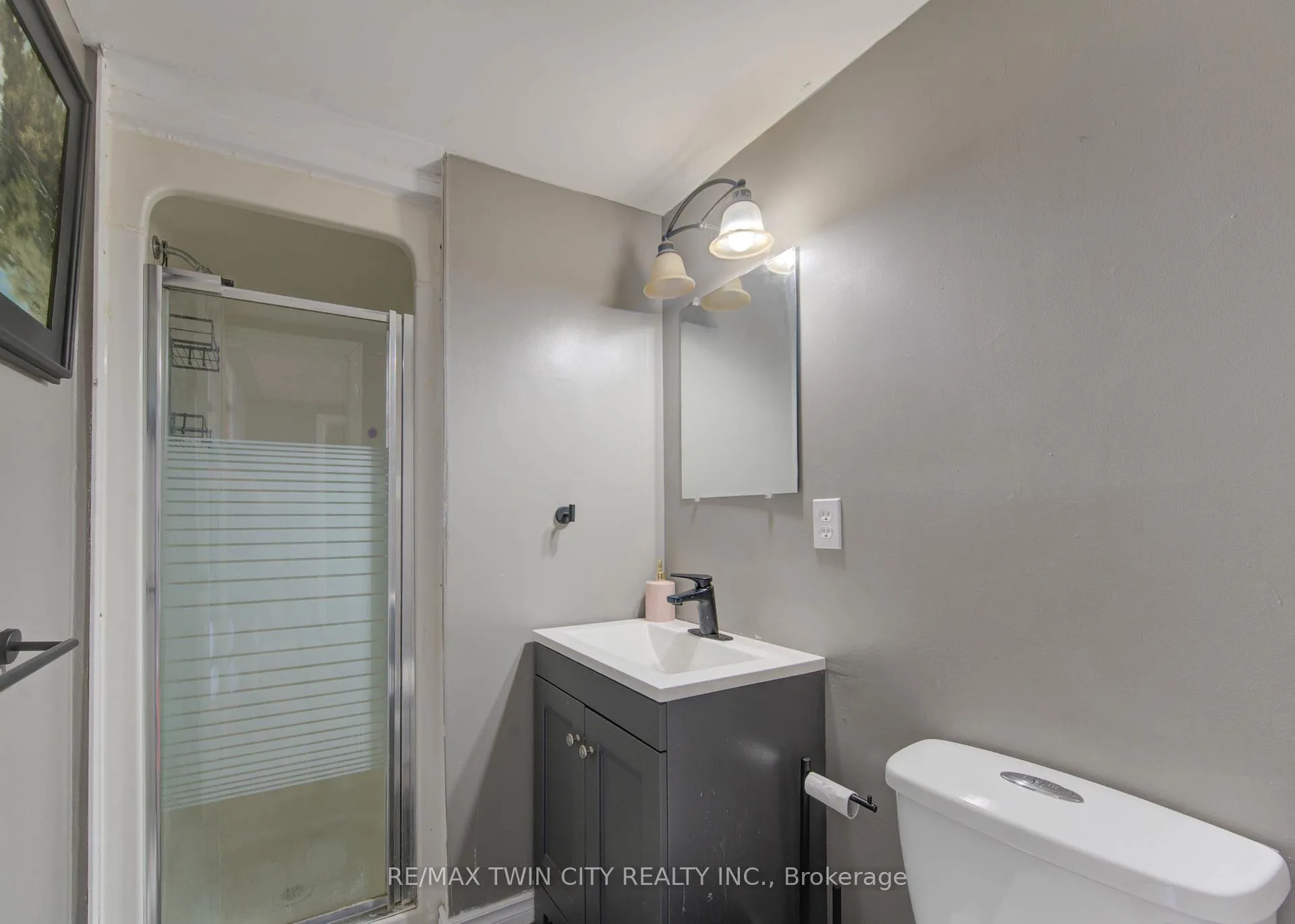 Photo 29 of 320 Country Hill Drive, Kitchener — HOMEH