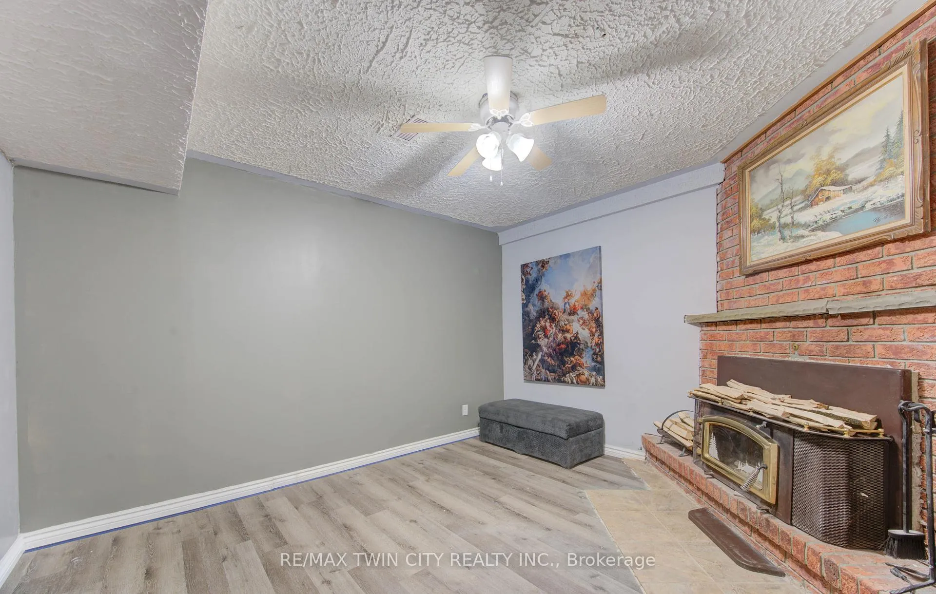 Photo 30 of 320 Country Hill Drive, Kitchener — HOMEH