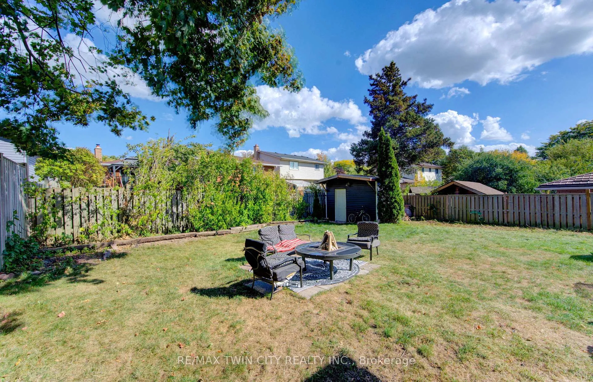 Photo 37 of 320 Country Hill Drive, Kitchener — HOMEH