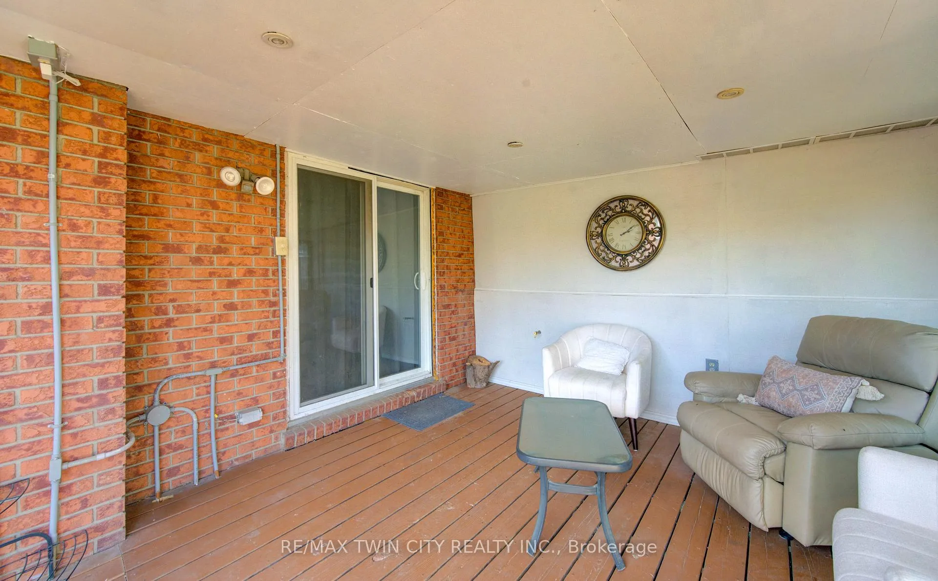 Photo 40 of 320 Country Hill Drive, Kitchener — HOMEH
