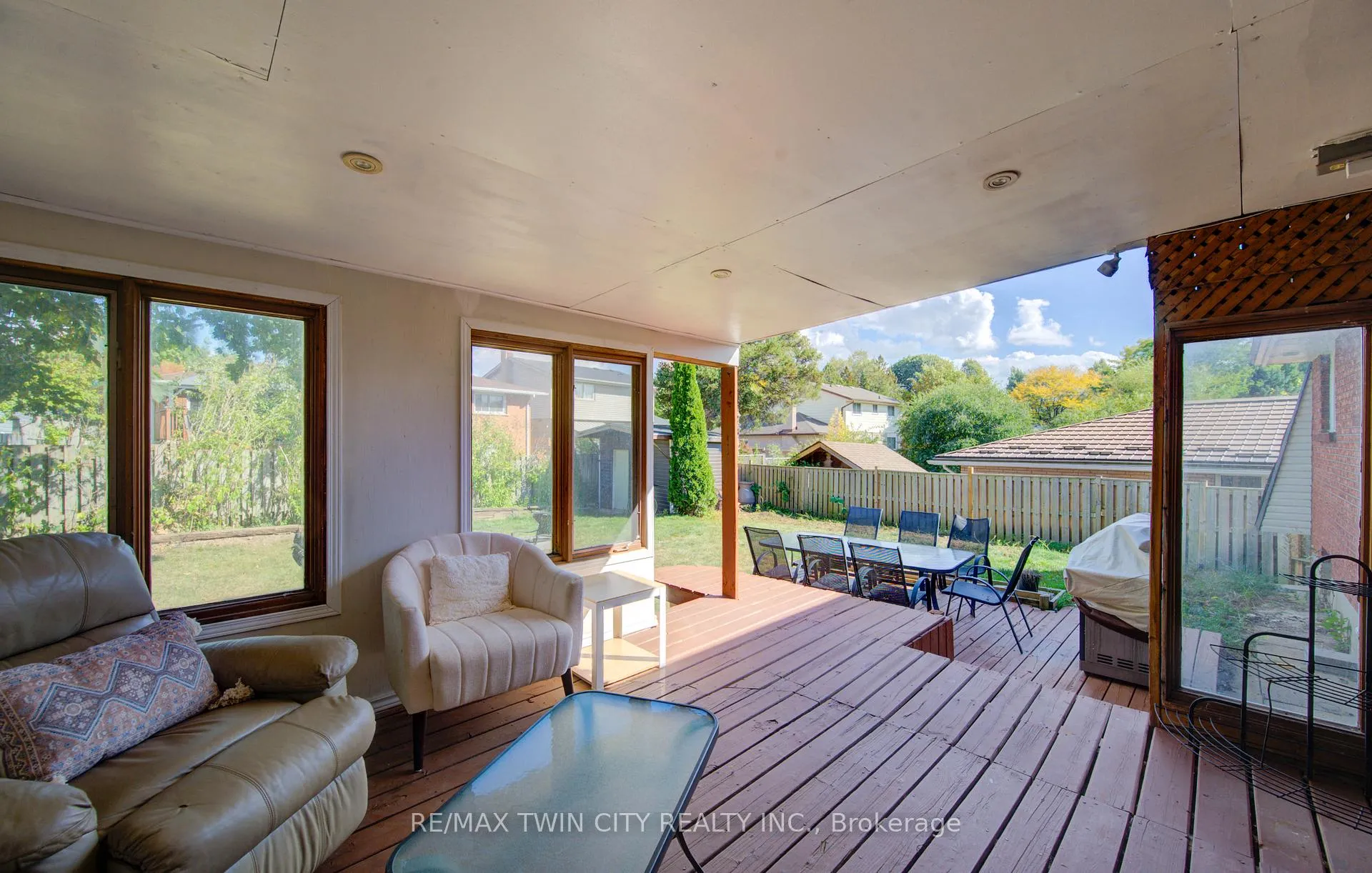 Photo 41 of 320 Country Hill Drive, Kitchener — HOMEH