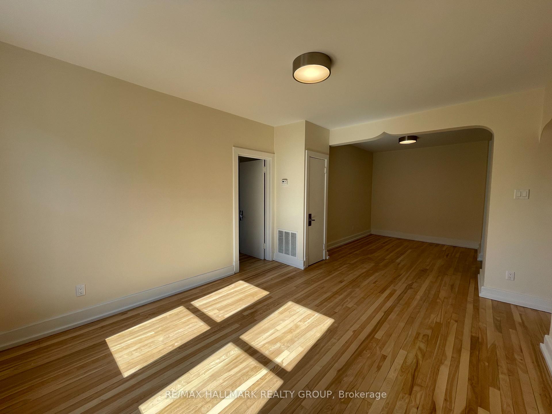 Photo 3 of Unit 1, 135 Murray Street, Ottawa, Lower Town/Byward Market — HOMEH