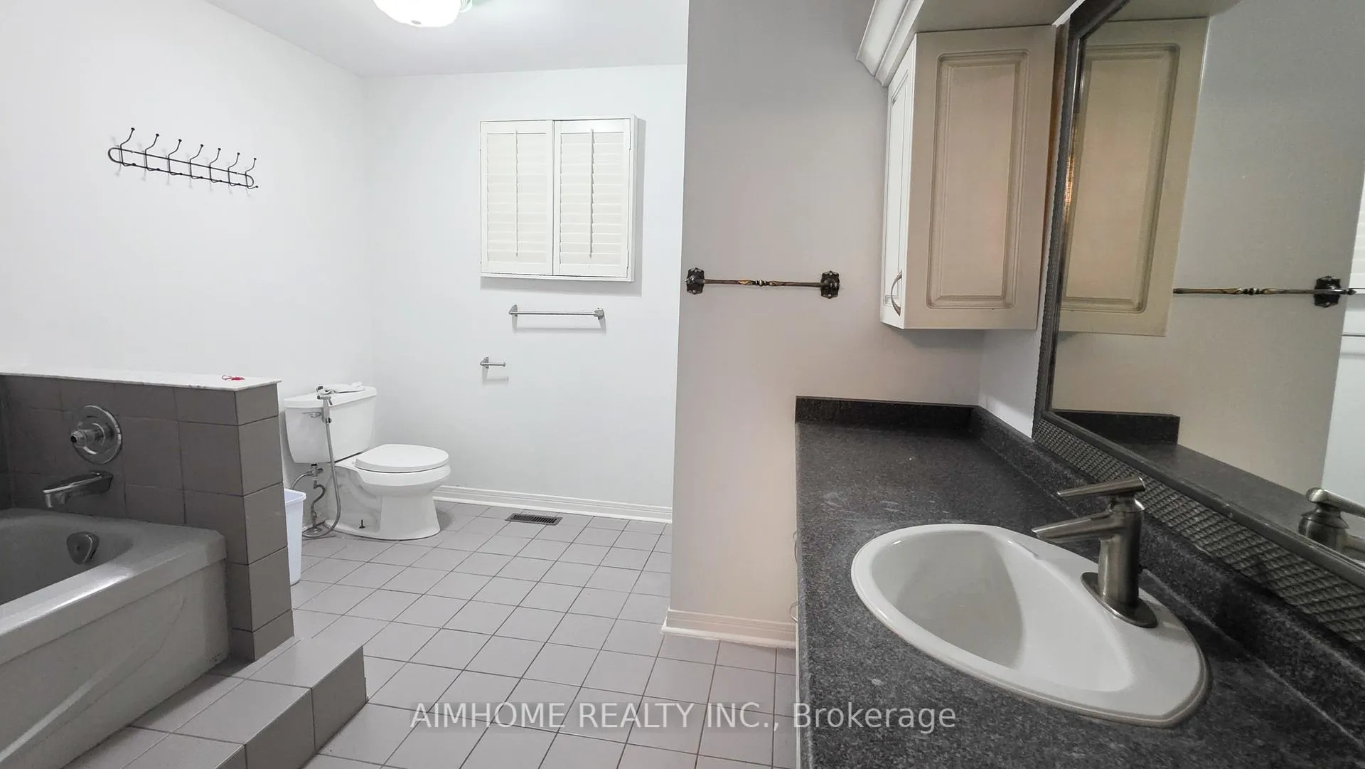 Photo 10 of 18 Brookshire Circle, Markham, Thornlea — HOMEH