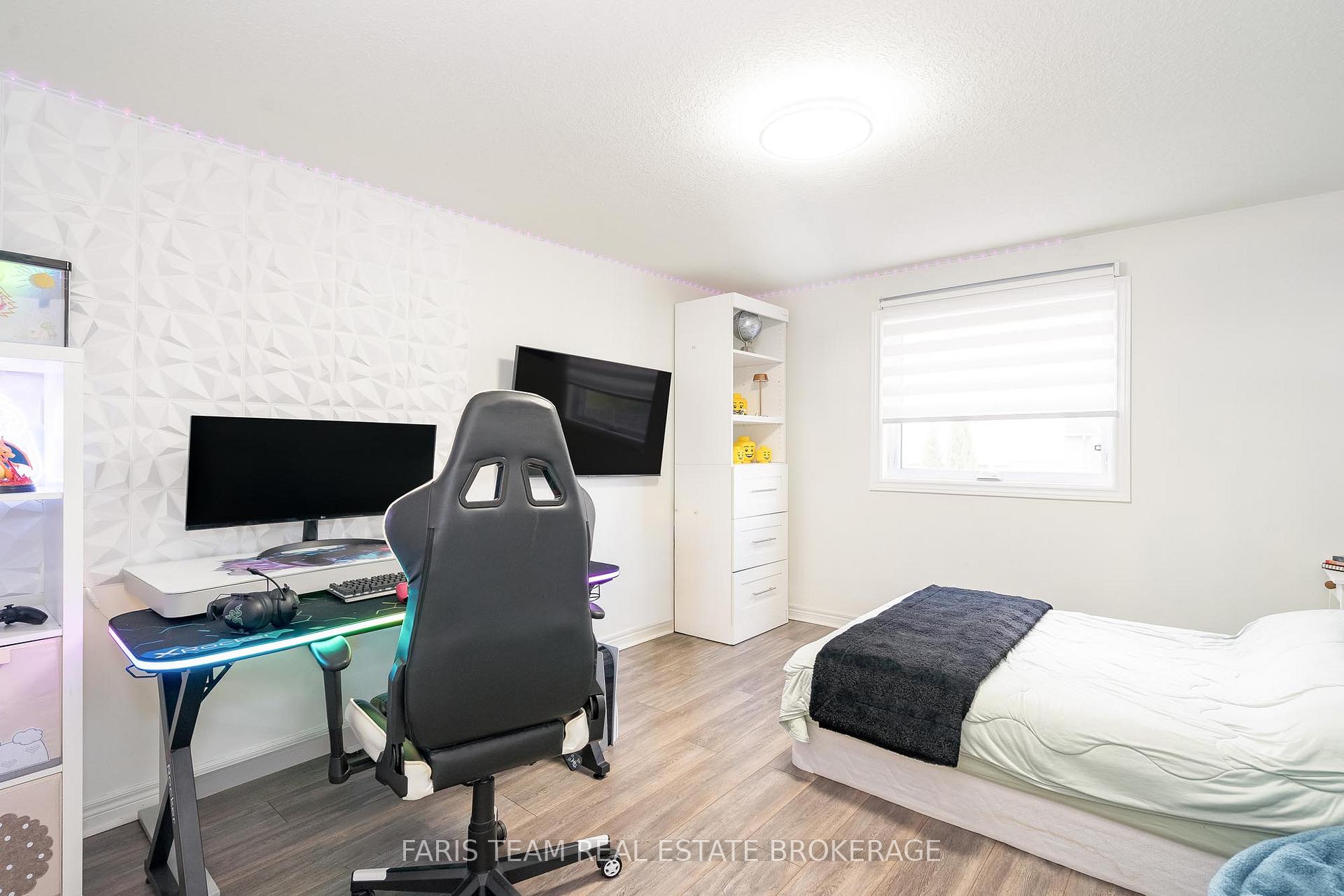 Photo 2 of 1075 Muriel Street, Innisfil, Alcona — HOMEH