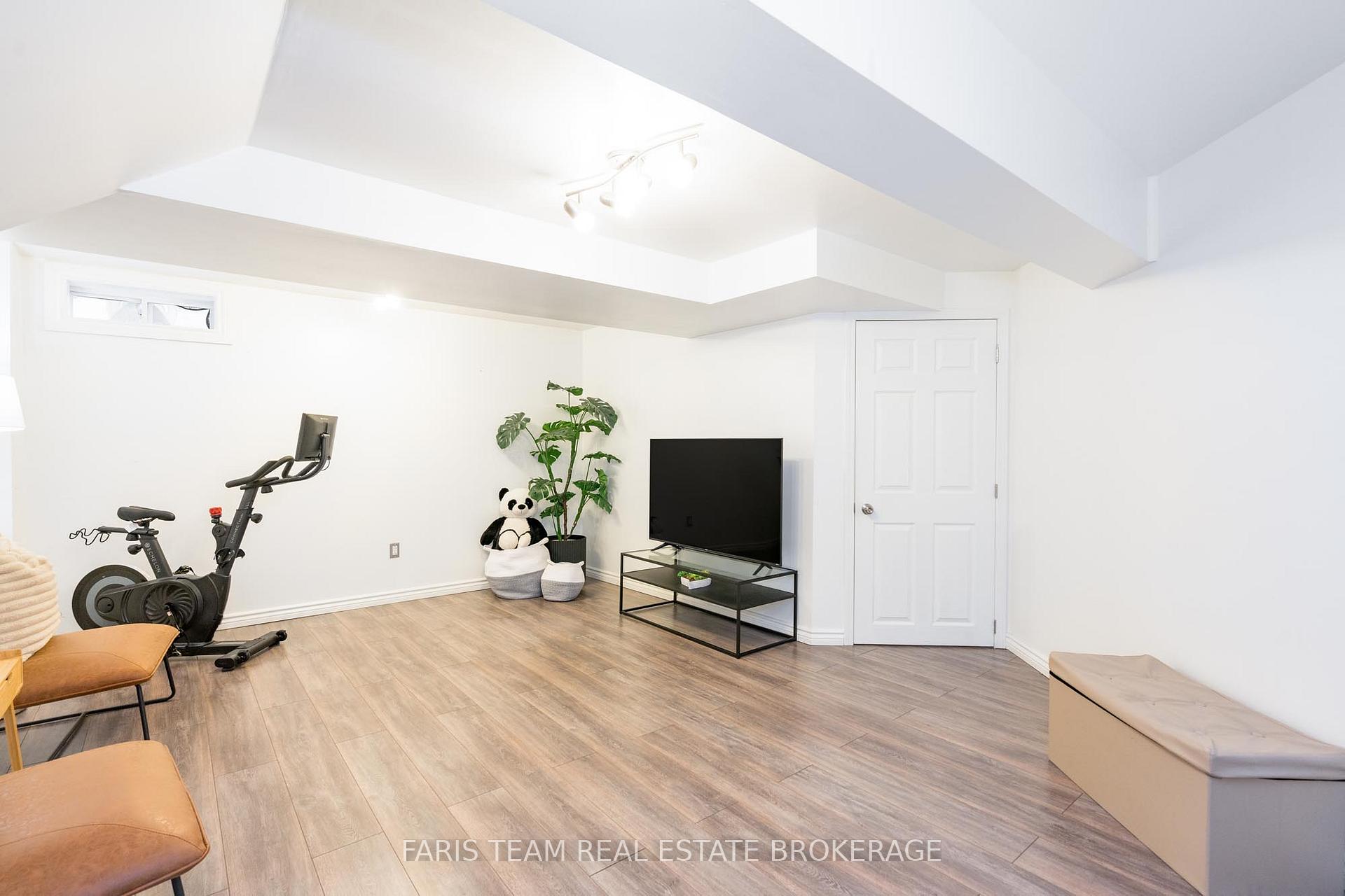 Photo 4 of 1075 Muriel Street, Innisfil, Alcona — HOMEH