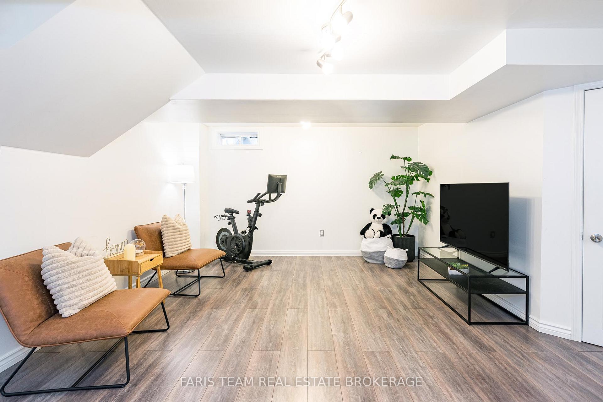 Photo 5 of 1075 Muriel Street, Innisfil, Alcona — HOMEH