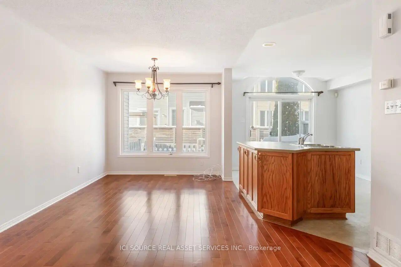 Photo 5 of 239 Meadowbreeze Drive, Ottawa, Kanata - Emerald Meadows/Trailwest — HOMEH