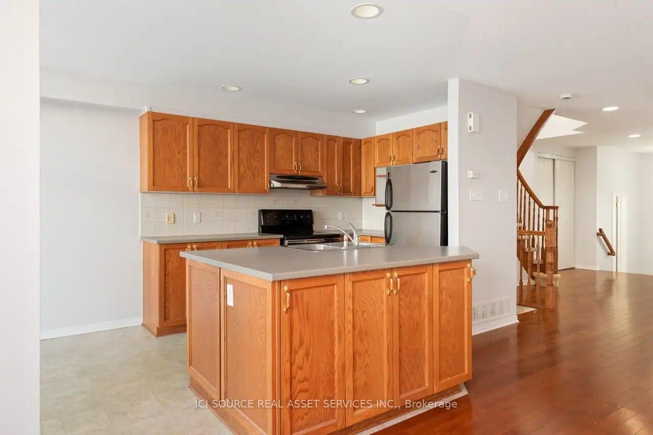 Photo 8 of 239 Meadowbreeze Drive, Ottawa, Kanata - Emerald Meadows/Trailwest — HOMEH