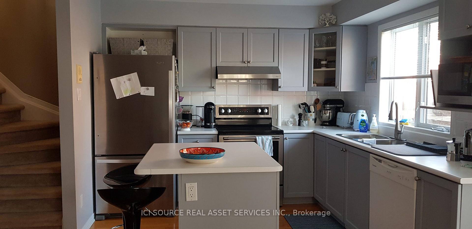 Photo 3 of 2 Thorburn Private, Ottawa, Lower Town — HOMEH