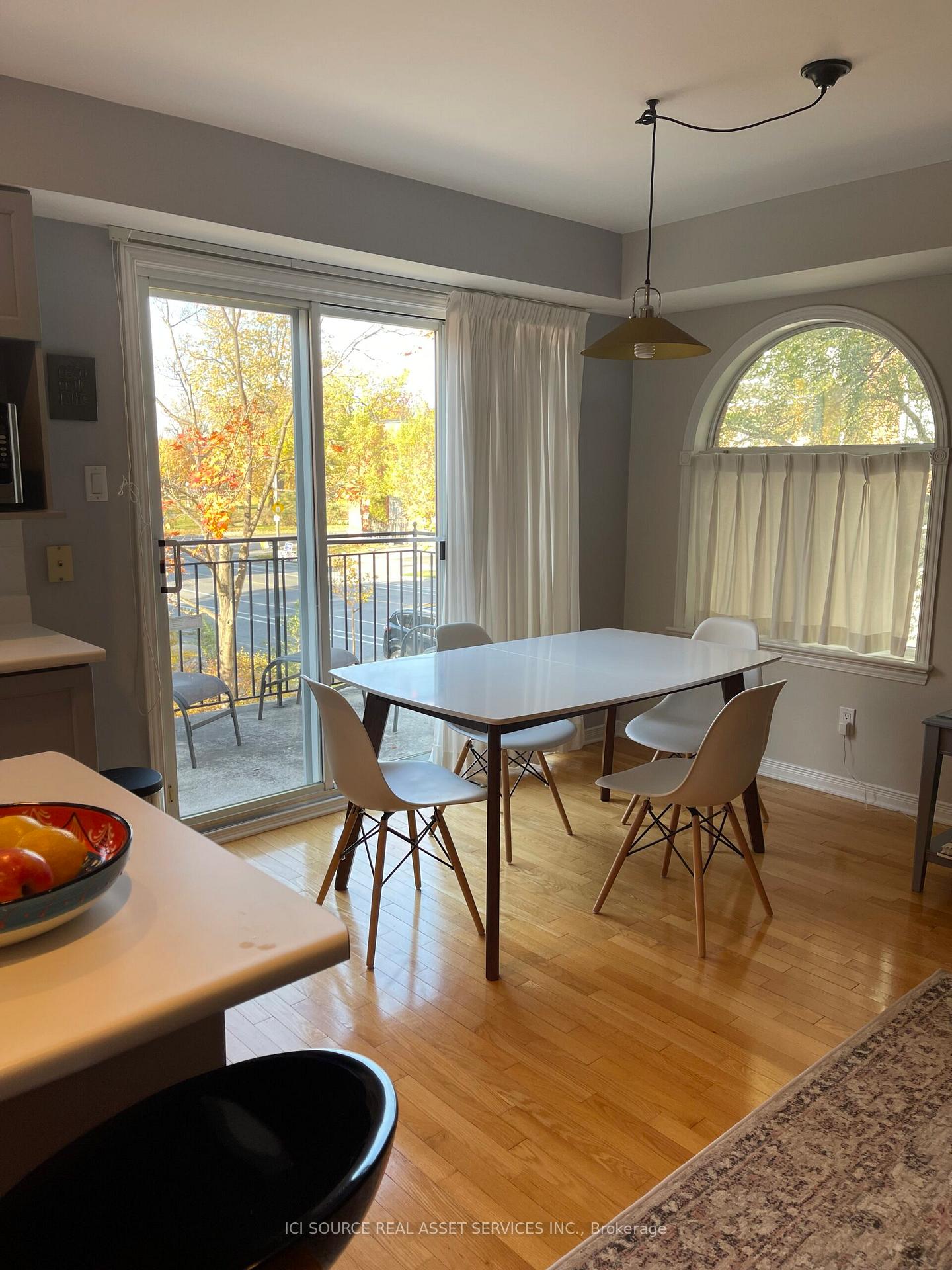 Photo 4 of 2 Thorburn Private, Ottawa, Lower Town — HOMEH