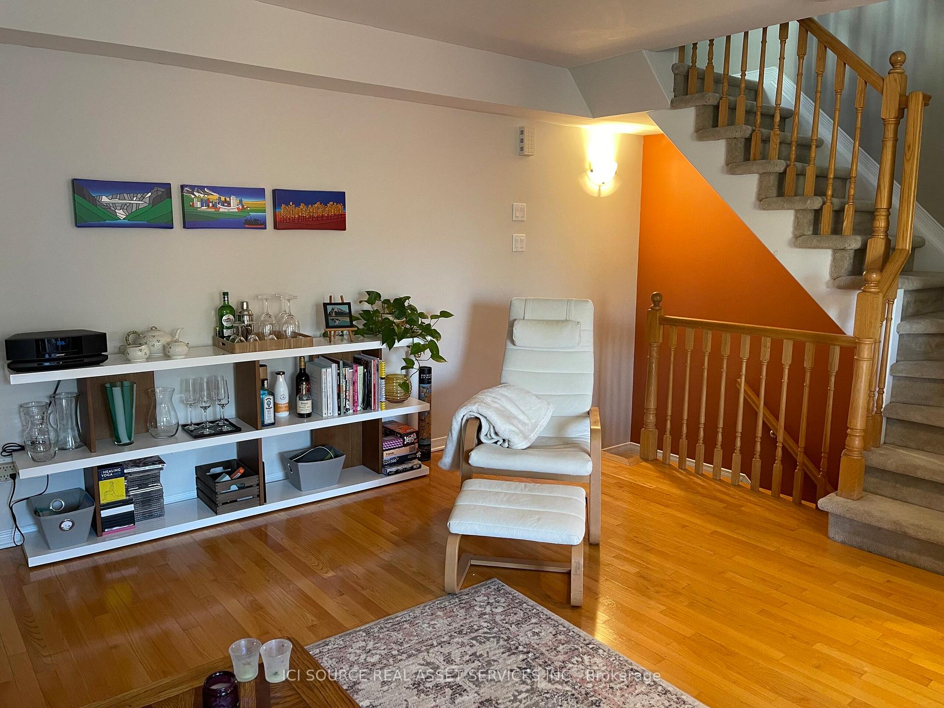 Photo 9 of 2 Thorburn Private, Ottawa, Lower Town — HOMEH