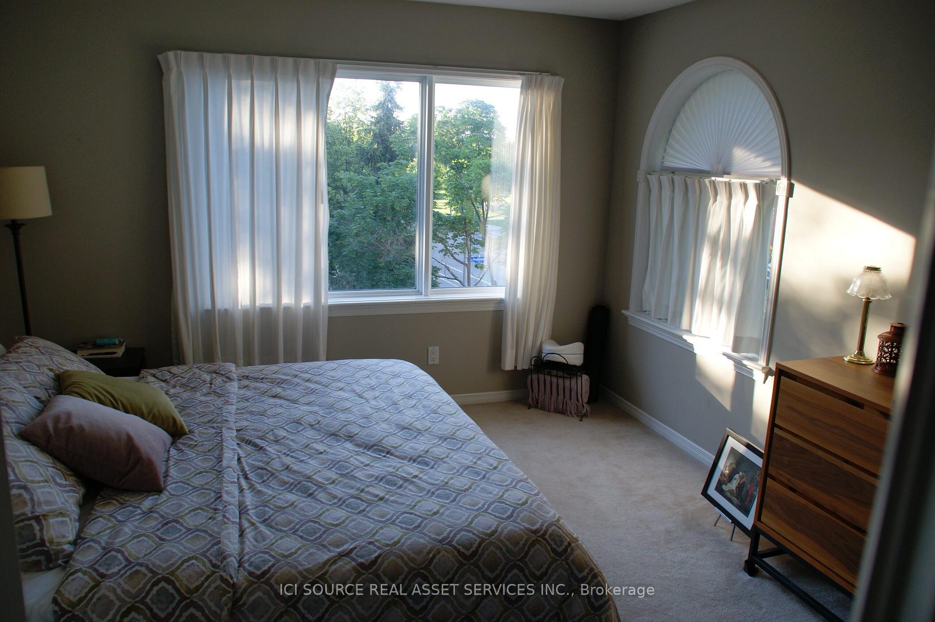 Photo 10 of 2 Thorburn Private, Ottawa, Lower Town — HOMEH