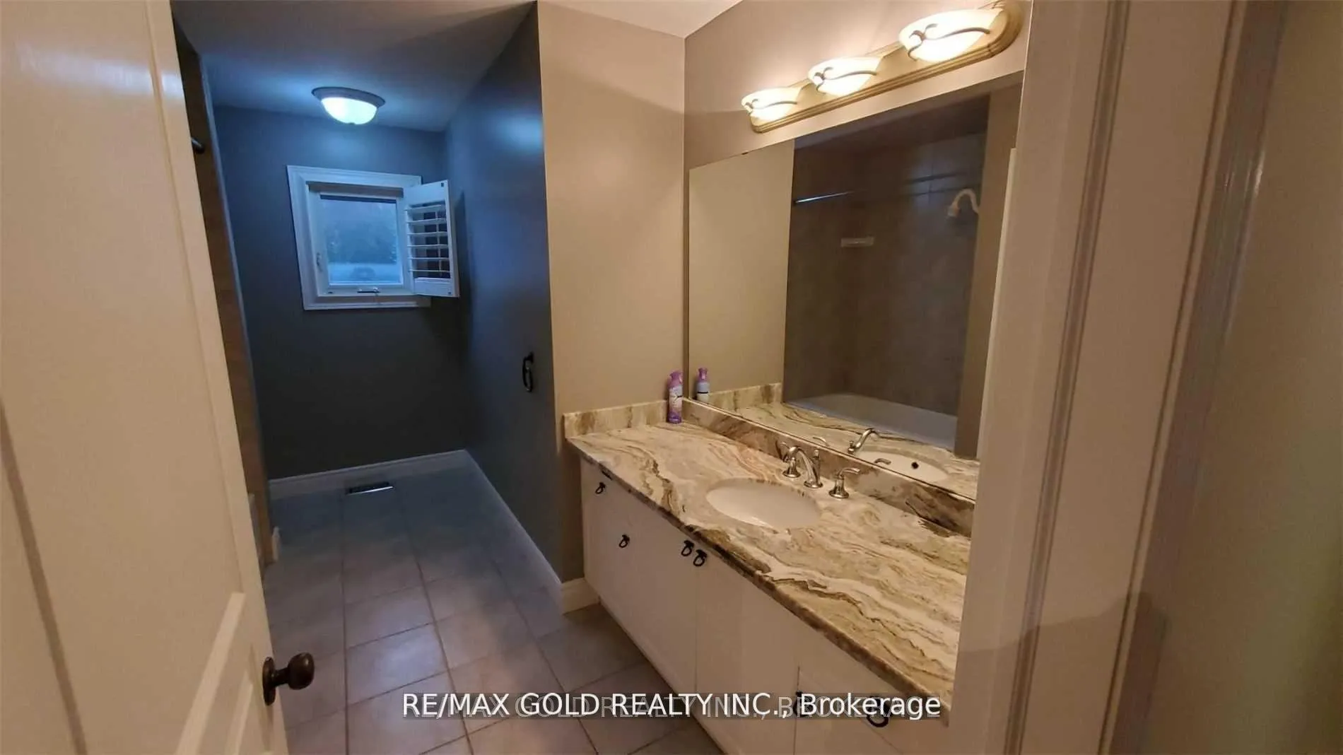 Photo 30 of 79 Surrey Drive, Hamilton, Ancaster — HOMEH