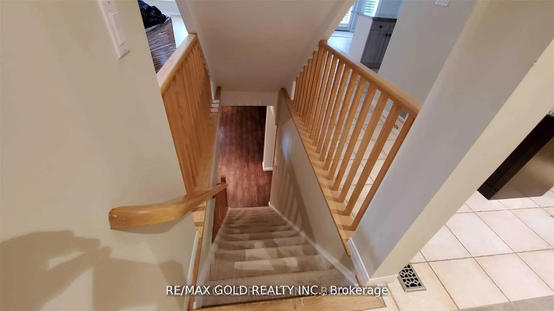 Photo 34 of 79 Surrey Drive, Hamilton, Ancaster — HOMEH
