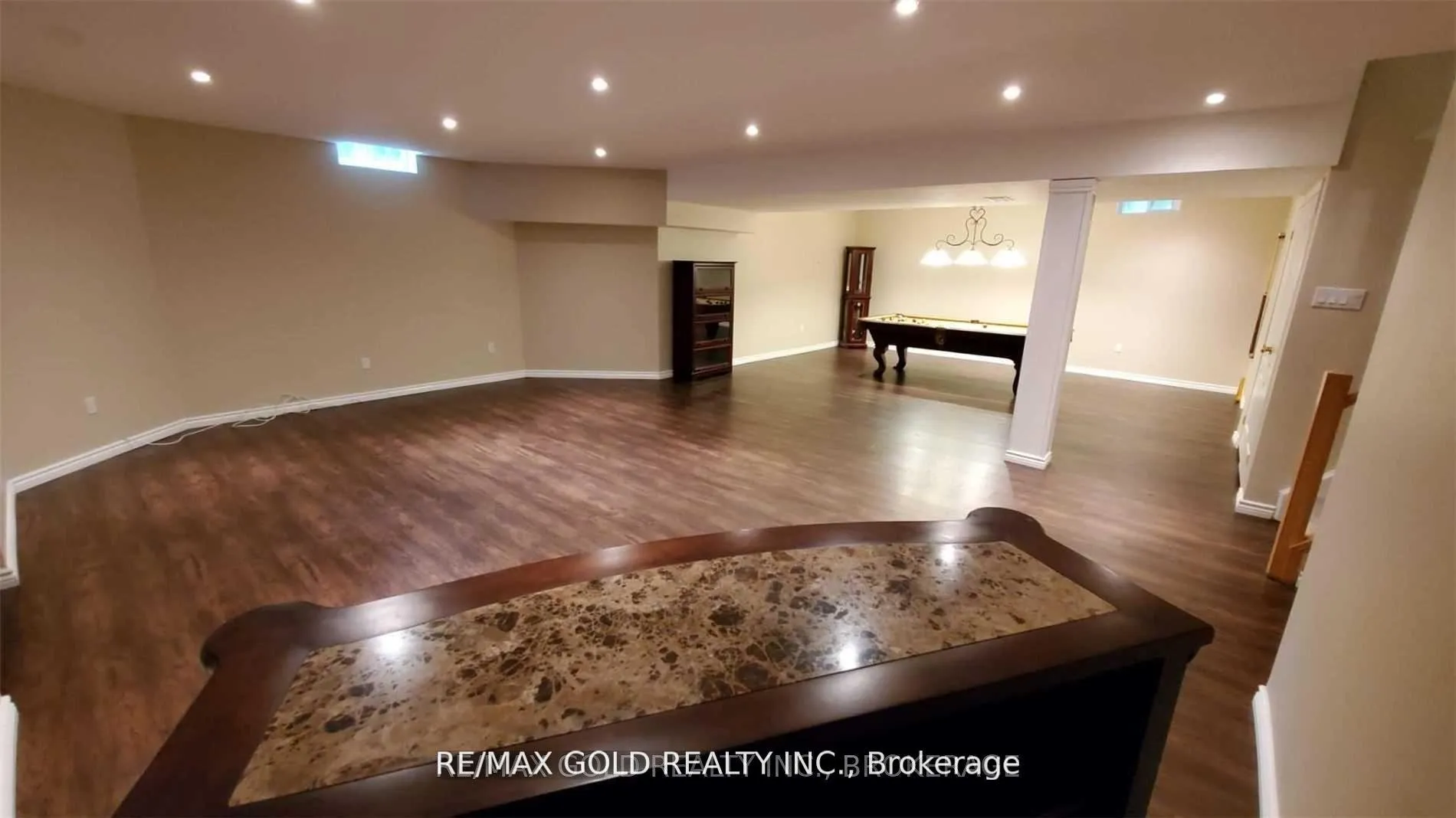 Photo 37 of 79 Surrey Drive, Hamilton, Ancaster — HOMEH