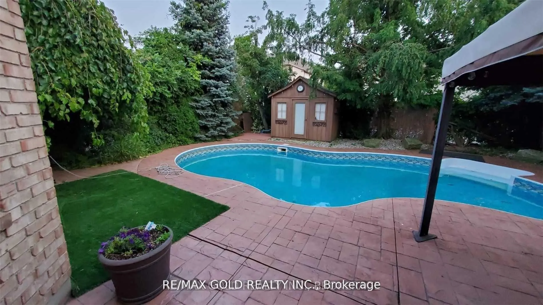 Photo 40 of 79 Surrey Drive, Hamilton, Ancaster — HOMEH