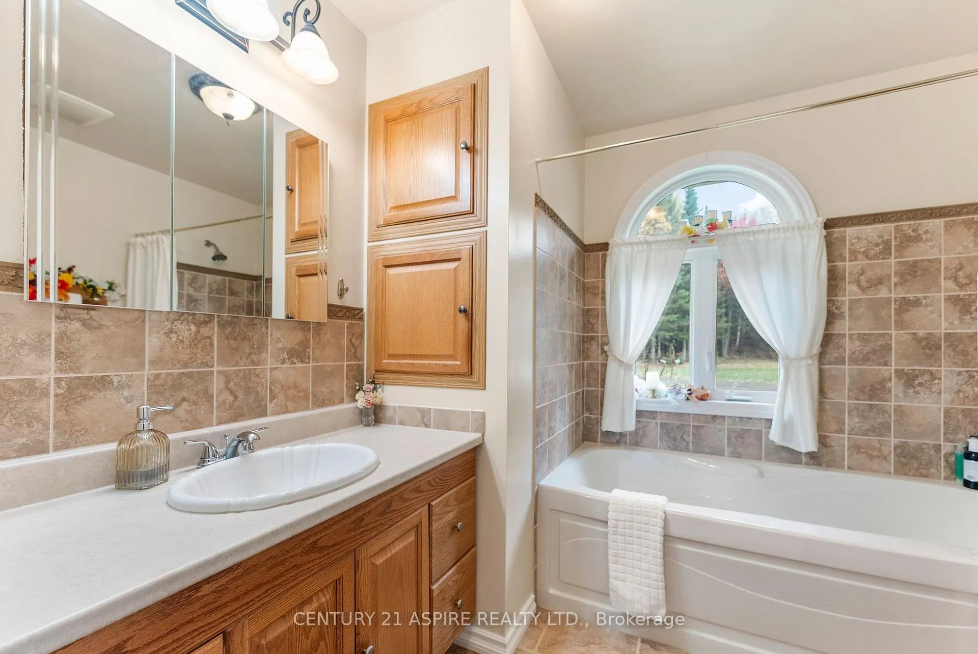 Photo 21 of 33 Micks Road, Madawaska Valley, Madawaska Valley — HOMEH