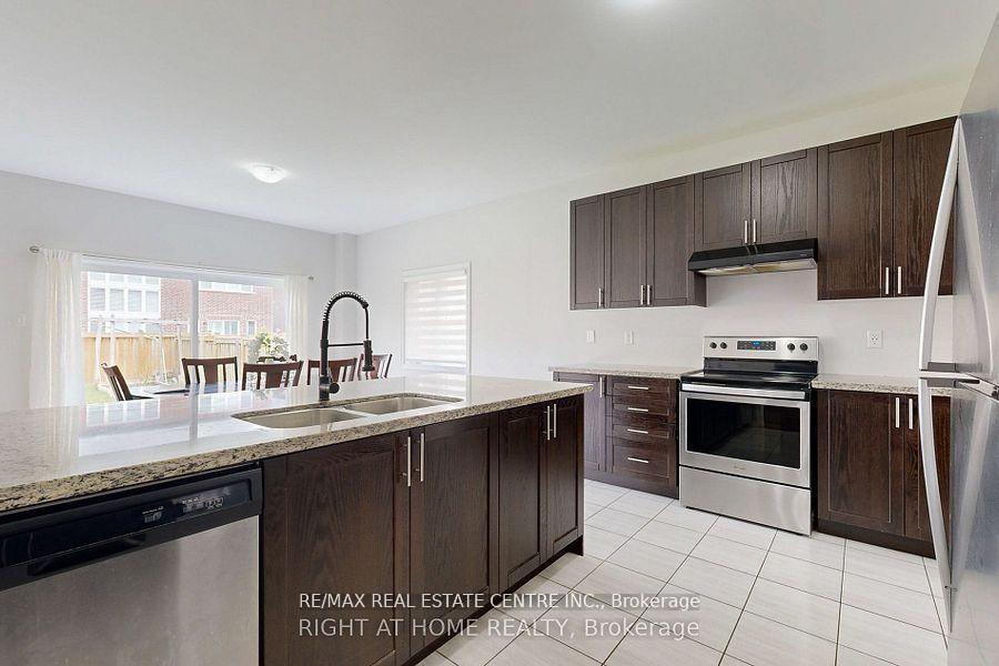 Photo 5 of 934 Wickham Road, Innisfil, Alcona — HOMEH