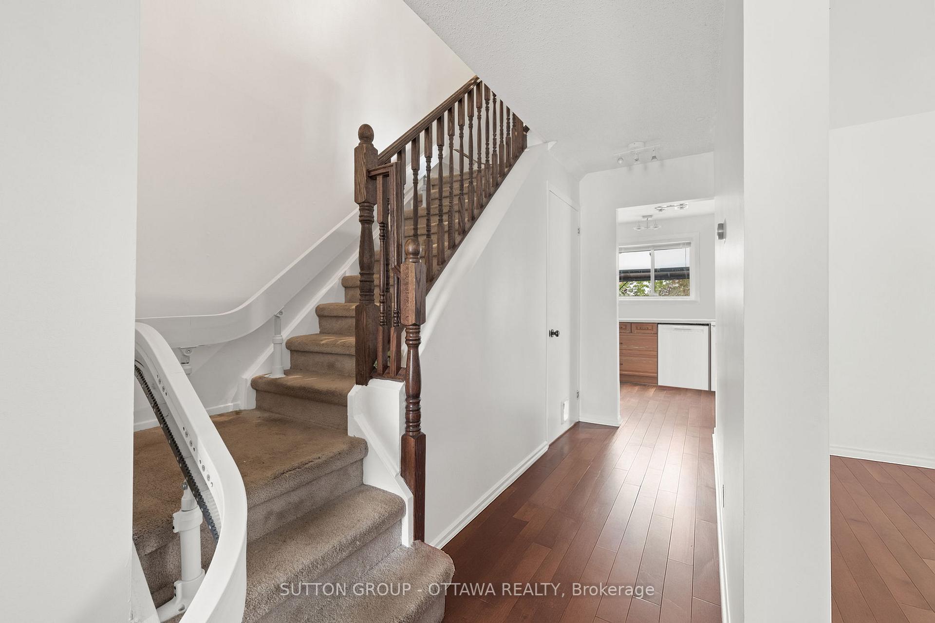 Photo 6 of 10 Foxleigh Crescent, Ottawa, Kanata - Bridlewood — HOMEH