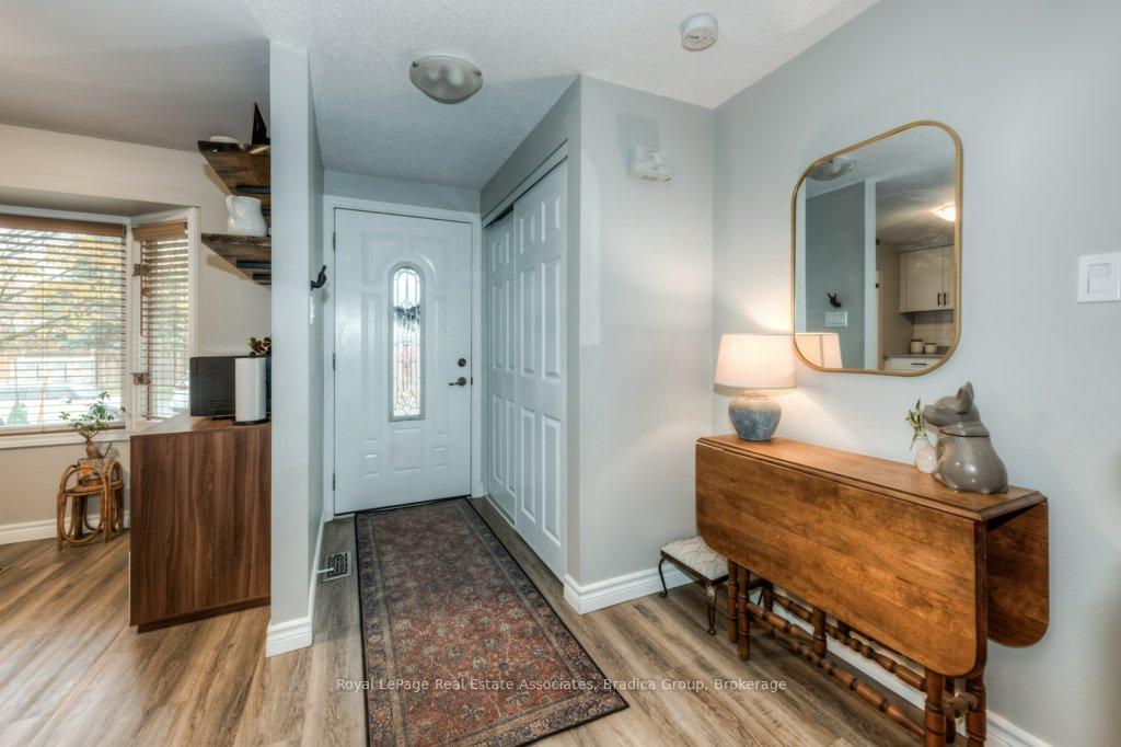 Photo 4 of 48 Wendy Crescent, Kitchener — HOMEH