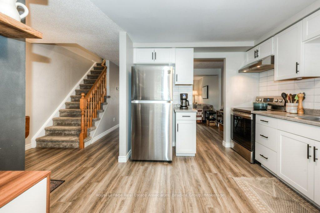 Photo 8 of 48 Wendy Crescent, Kitchener — HOMEH