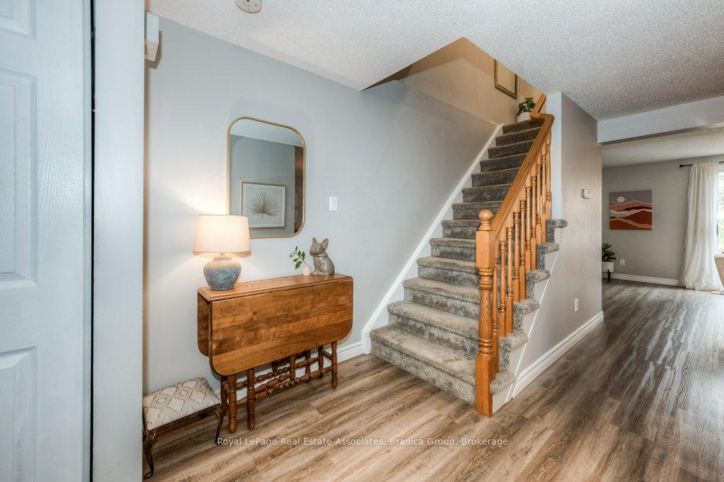 Photo 9 of 48 Wendy Crescent, Kitchener — HOMEH