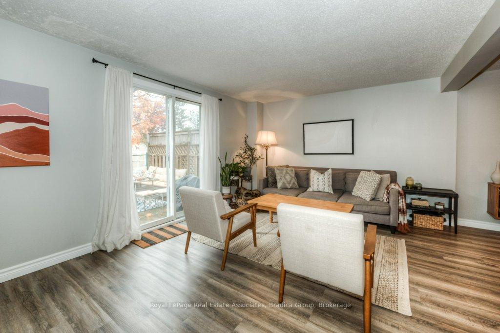 Photo 12 of 48 Wendy Crescent, Kitchener — HOMEH