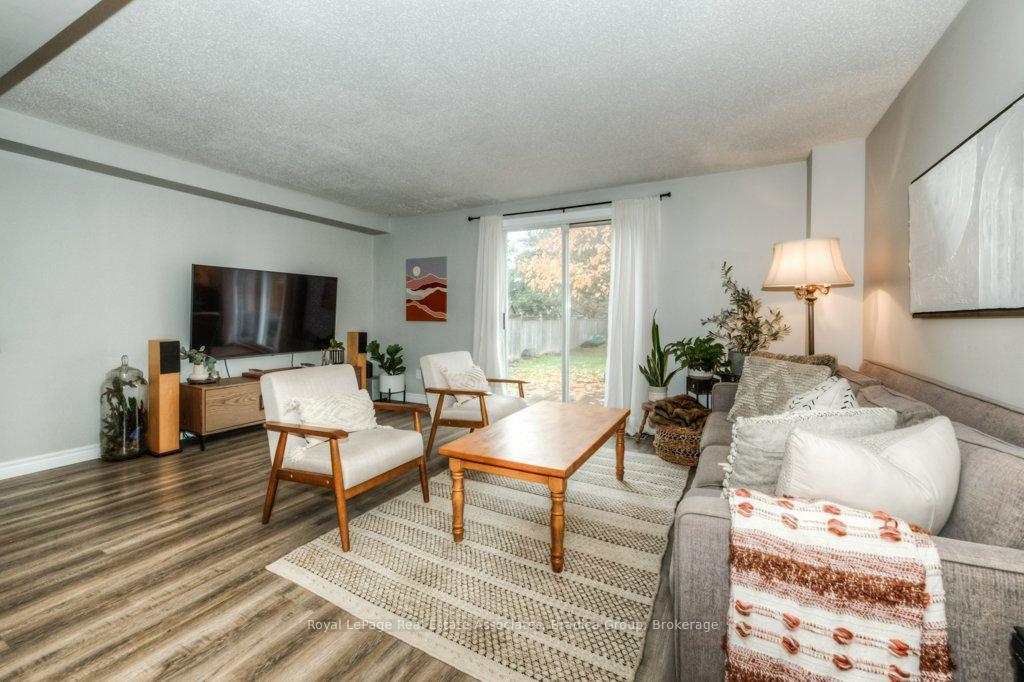 Photo 13 of 48 Wendy Crescent, Kitchener — HOMEH