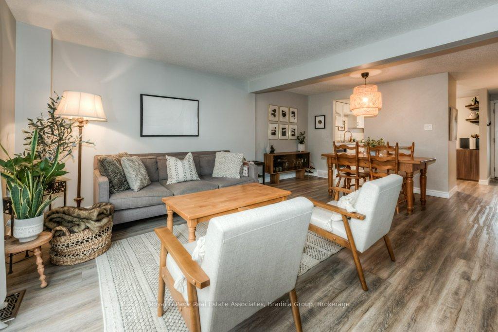 Photo 15 of 48 Wendy Crescent, Kitchener — HOMEH