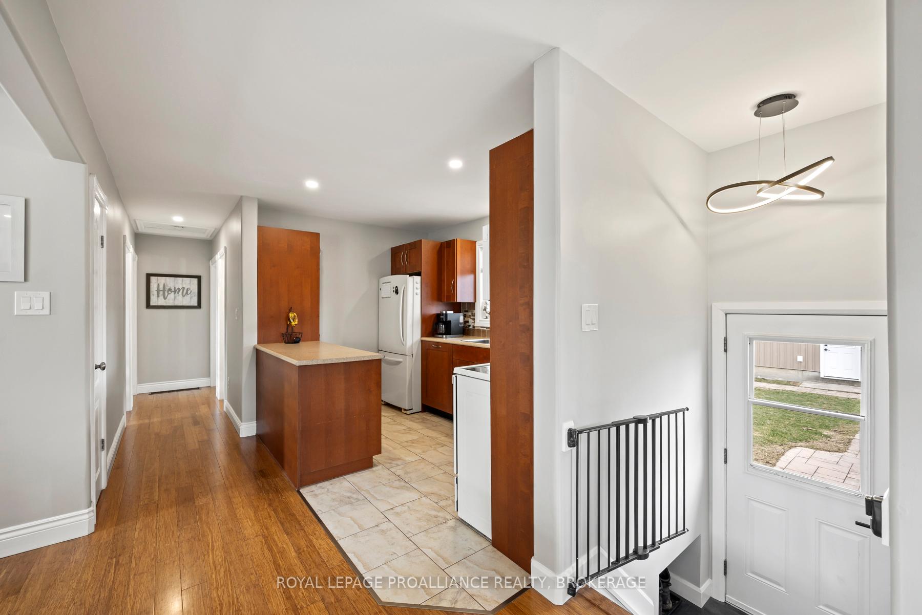 Photo 11 of 54 Amherst Drive, Loyalist, Amherstview — HOMEH