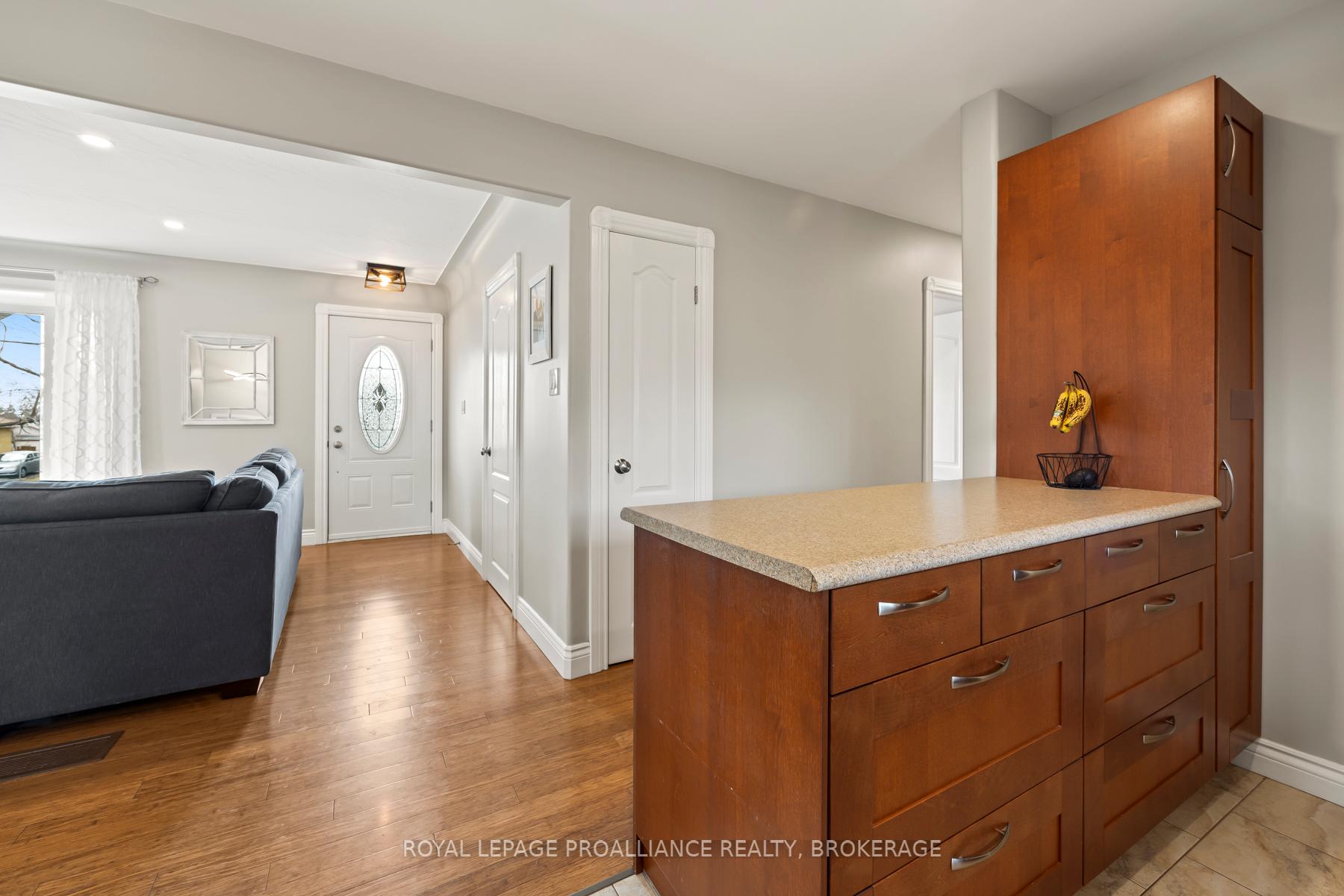Photo 15 of 54 Amherst Drive, Loyalist, Amherstview — HOMEH