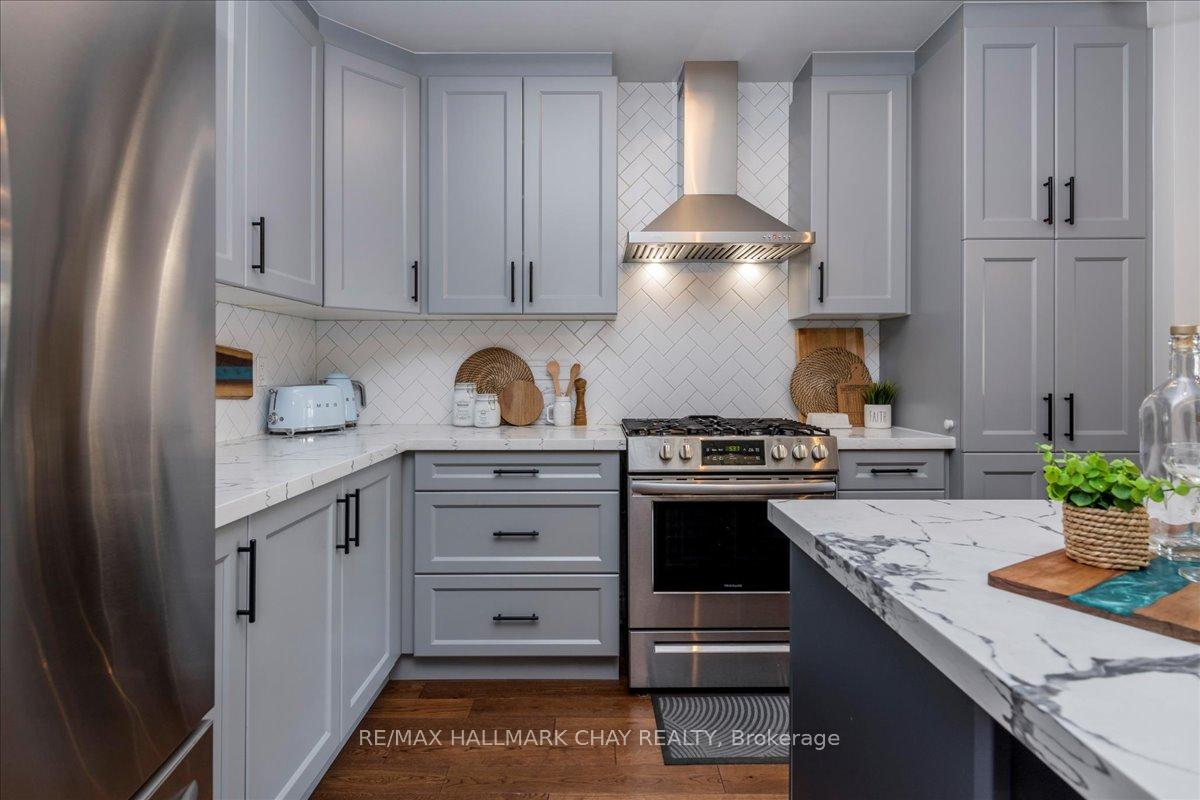 Photo 6 of 2127 Wilson Street, Innisfil, Alcona — HOMEH
